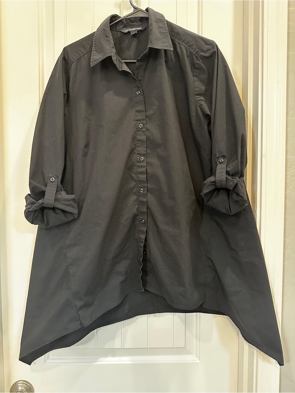 Zac & Rachel Black Button-Front Tunic Blouse